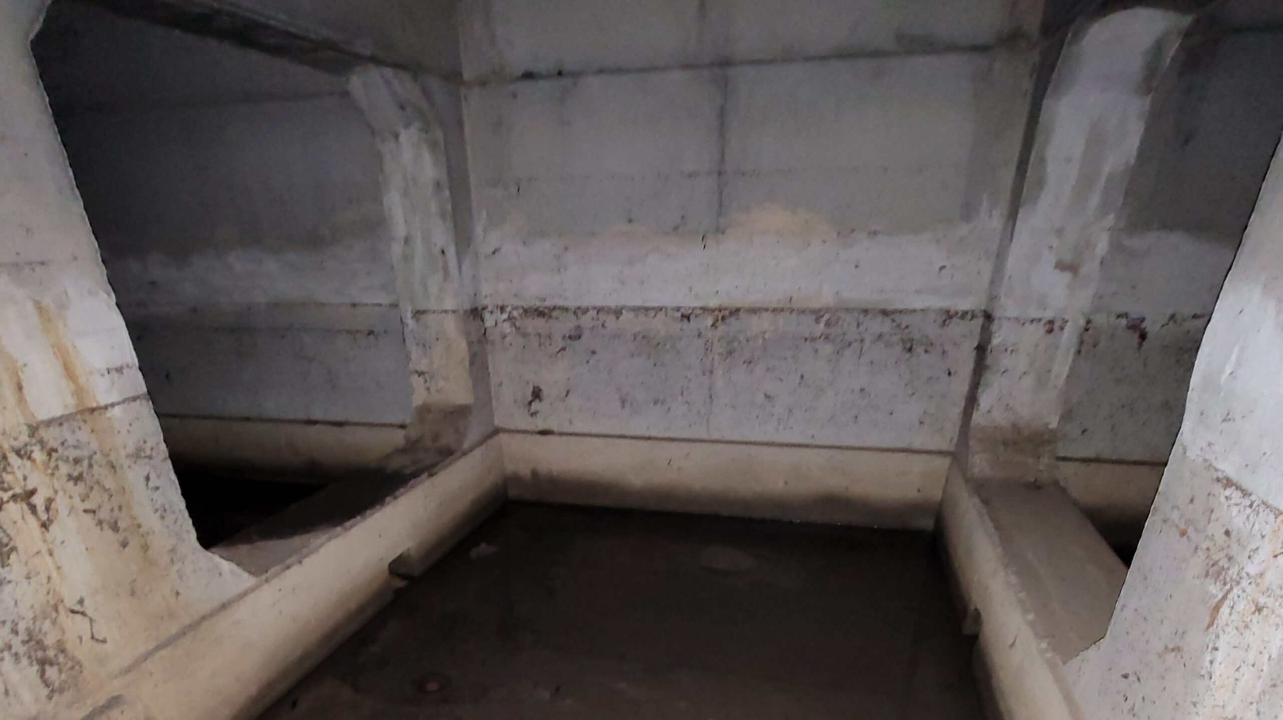 Underground stormwater vault providing storage and treatment